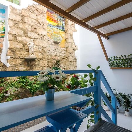 Wonderful Renovated Apartment With Private Patio Athén Kültér fotó