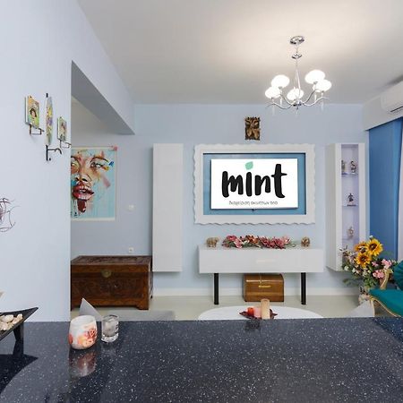 Wonderful Renovated Apartment With Private Patio Athén Kültér fotó