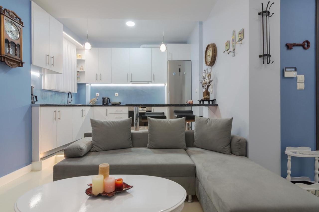 Wonderful Renovated Apartment With Private Patio Athén Kültér fotó