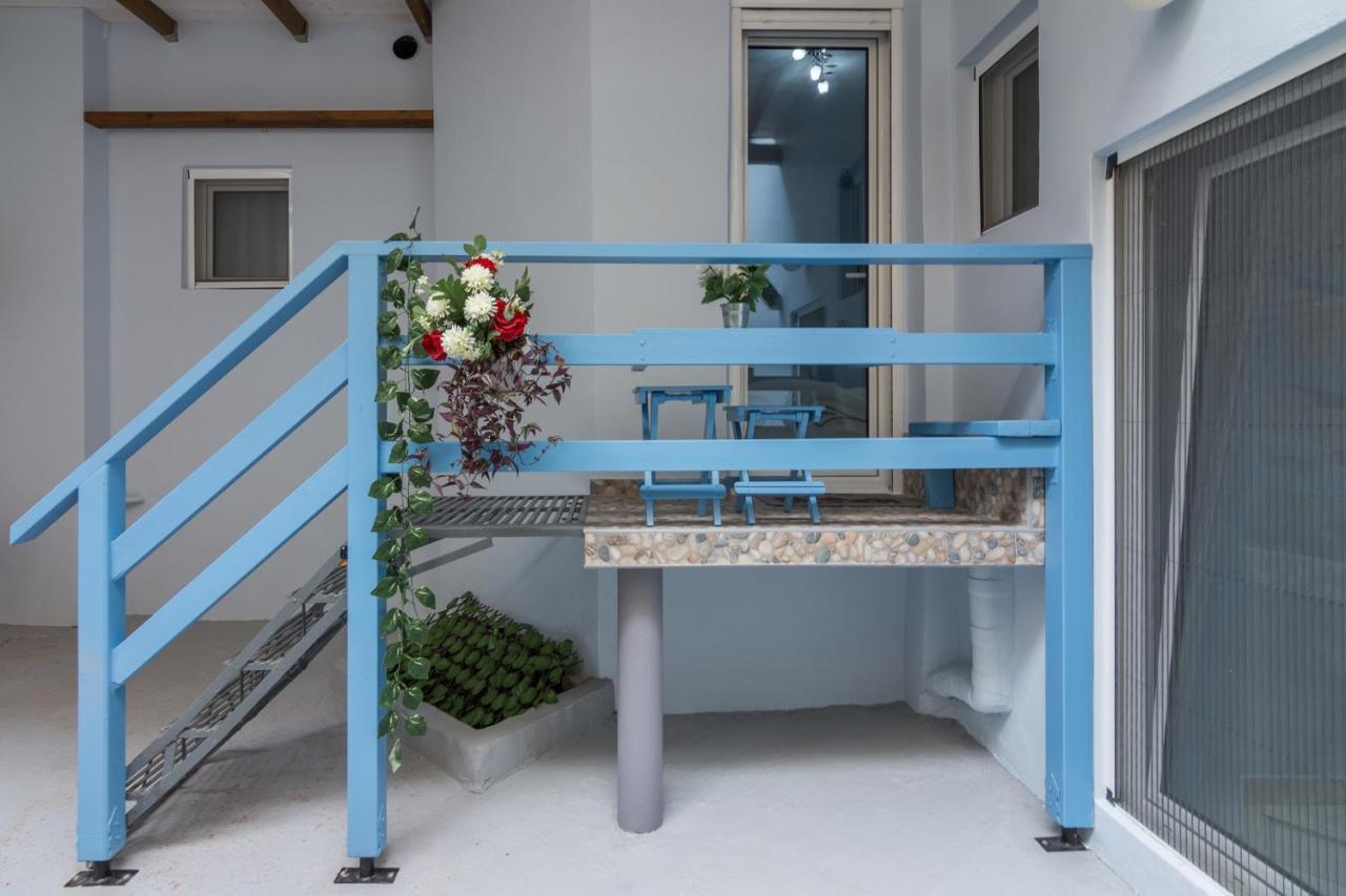 Wonderful Renovated Apartment With Private Patio Athén Kültér fotó