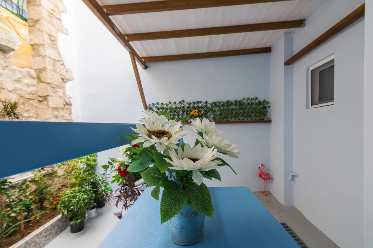 Wonderful Renovated Apartment With Private Patio Athén Kültér fotó